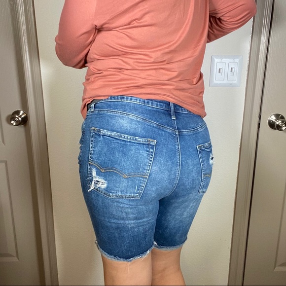 American Eagle Joey’s denim cutoffs extreme flex - Picture 2 of 6